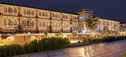 Hotel Holiday Village Resort