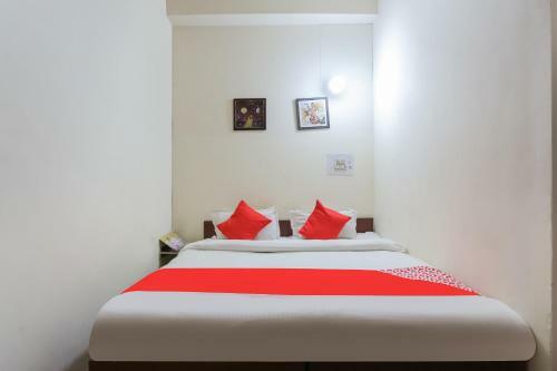 Oyo 30615 Hotel Rock Inn