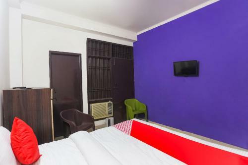 Oyo 30615 Hotel Rock Inn