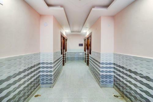 Oyo 77324 Hotel Shubham