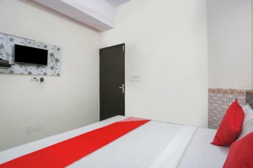Oyo 81667 Hotel Mahak