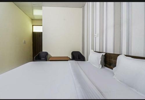 Hotel Pop 85022 Platinum Inn
