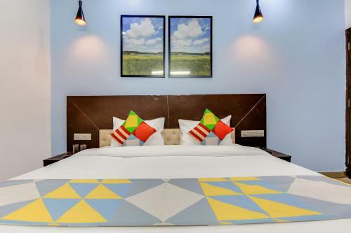 Hostal Collection O 82677 Hotel Apj Grand