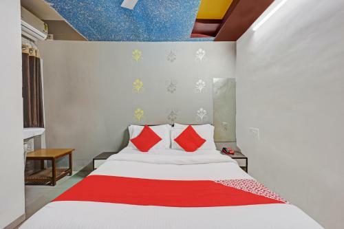 Oyo Flagship 85627 Hotel Radhe