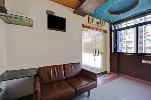 Oyo Flagship 85627 Hotel Radhe