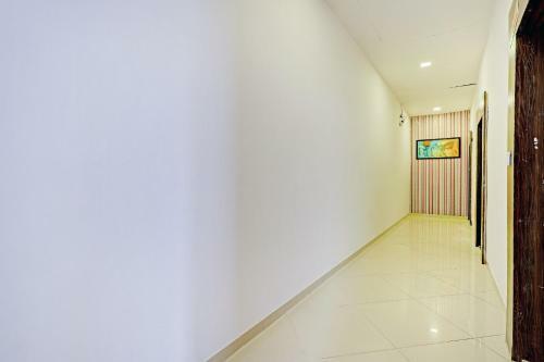 Oyo 81170 Hotel Sky Inn
