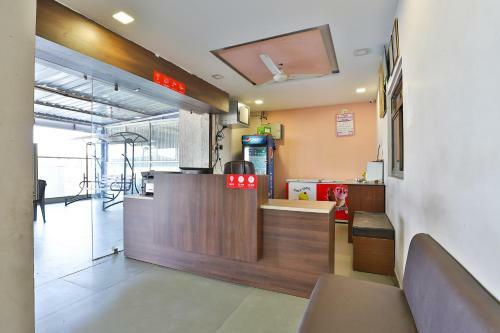 Oyo 35982 Hotel Blue Rock