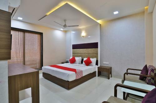Oyo 35982 Hotel Blue Rock