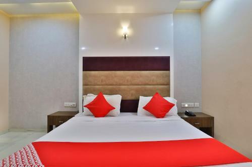 Oyo 35982 Hotel Blue Rock