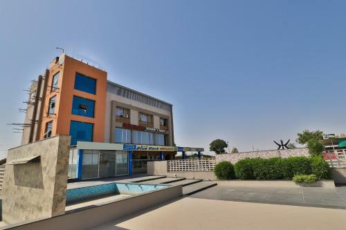 Oyo 35982 Hotel Blue Rock