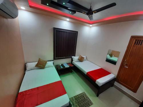 Hotel Shakuntla Palace