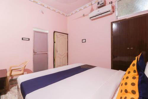 Spot On 61644 Hotel Kumar Kripa