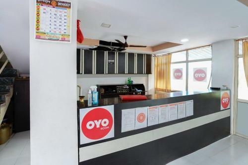 Hotel Vaccinated Staff- Oyo 74977 Dipesh Lodge