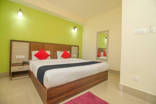 Collection O 66377 Hotel North Inn