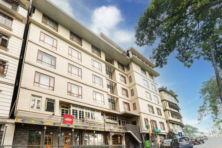 Hotel Alpine Abode Continental