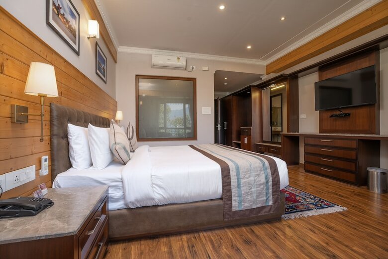 Hotel Alpine Abode Continental