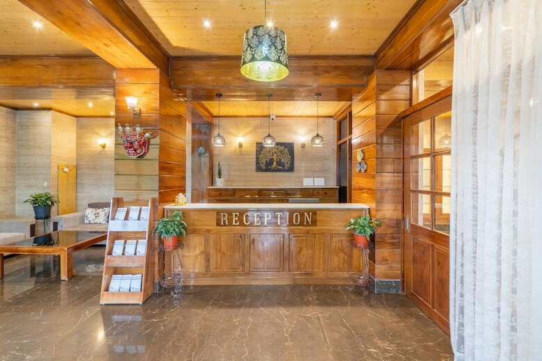 Hotel Alpine Abode Continental