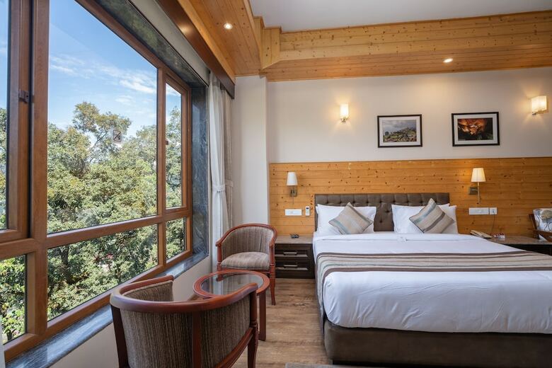 Hotel Alpine Abode Continental