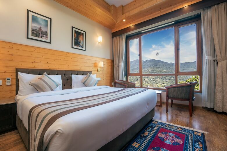 Hotel Alpine Abode Continental