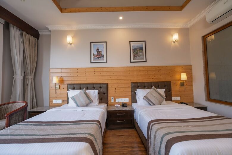 Hotel Alpine Abode Continental