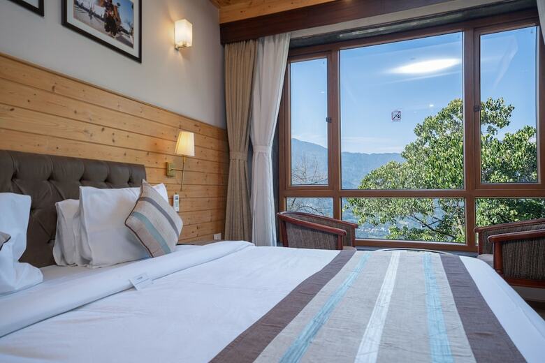 Hotel Alpine Abode Continental