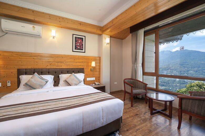 Hotel Alpine Abode Continental