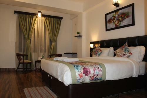 Hotel The Leenor Regency