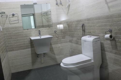 Hotel The Leenor Regency