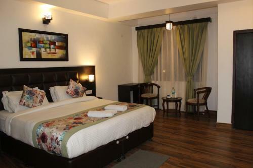 Hotel The Leenor Regency