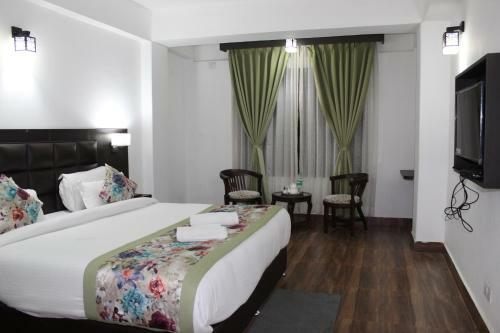 Hotel The Leenor Regency
