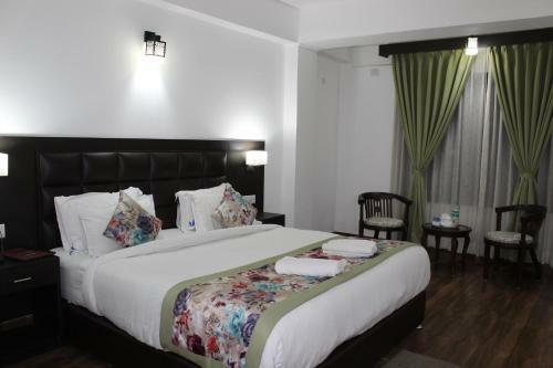 Hotel The Leenor Regency