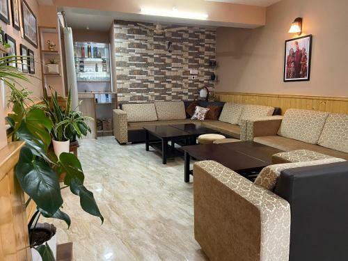 Bed & Breakfast Newa House