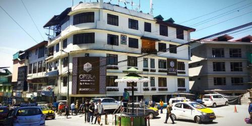 Hotel Opera Hungry Jack
