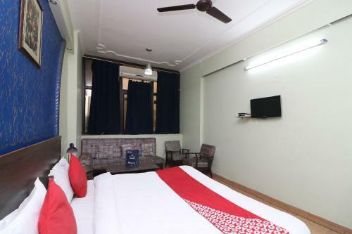 Oyo 24788 Hotel Samrat