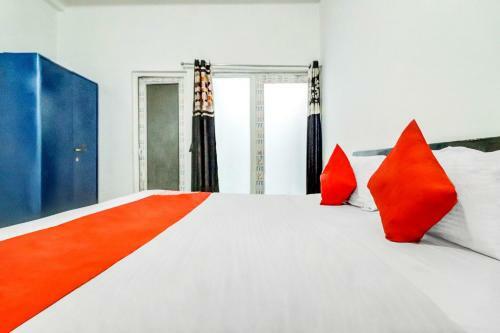 Hotel Oyo 81561 Lucky Stay