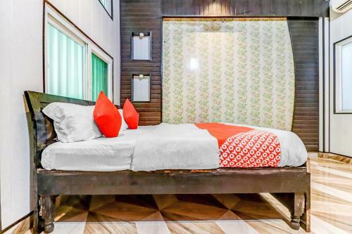 Hotel Oyo 81561 Lucky Stay