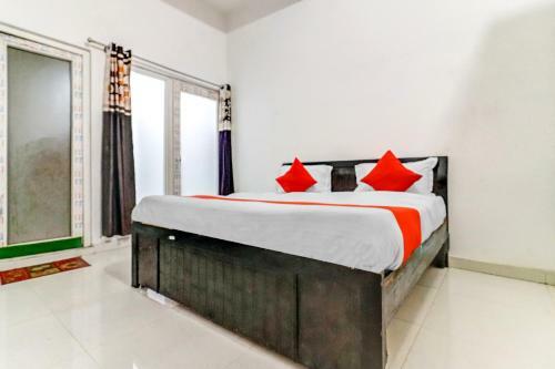 Hotel Oyo 81561 Lucky Stay