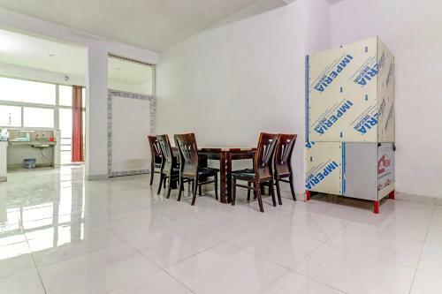 Hotel Oyo 81561 Lucky Stay