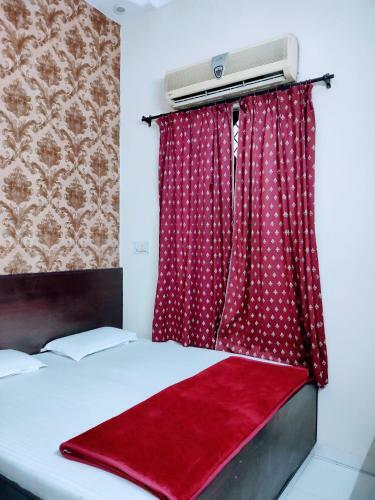 Sharda Hotel By Wb Inn