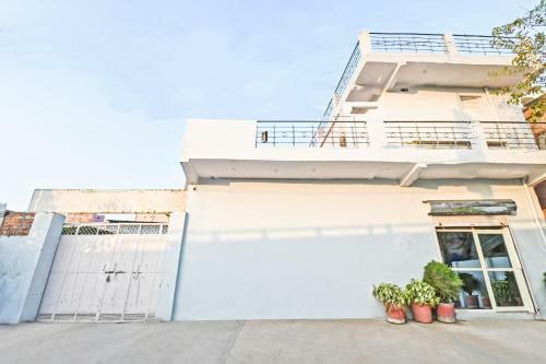 Oyo 84166 Hotel Dream