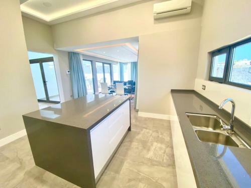 Luxury Villa Olivia 3 Beds - 3 Baths