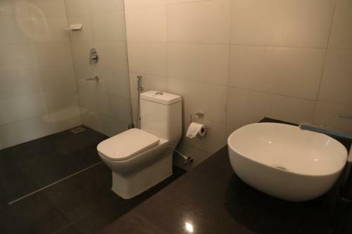 08 Bedroom Entire Villa Apartment Saligao