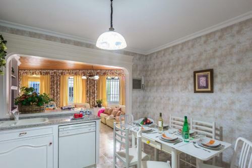 Villa Sussa By Hh