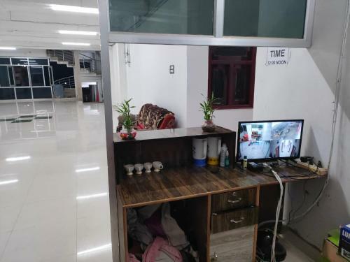 Staymaker Hotel White Stone