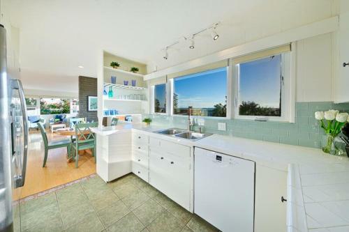 Charming Beach Cottage In Cardiff
