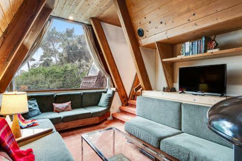 Cambria Treehouse