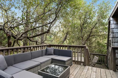Cambria Treehouse