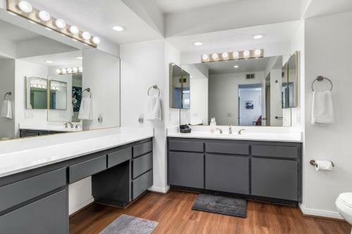 Canyon Shores 2 Story Loft Style