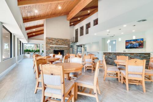 Canyon Shores 2 Story Loft Style