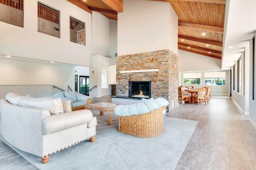 Canyon Shores 2 Story Loft Style